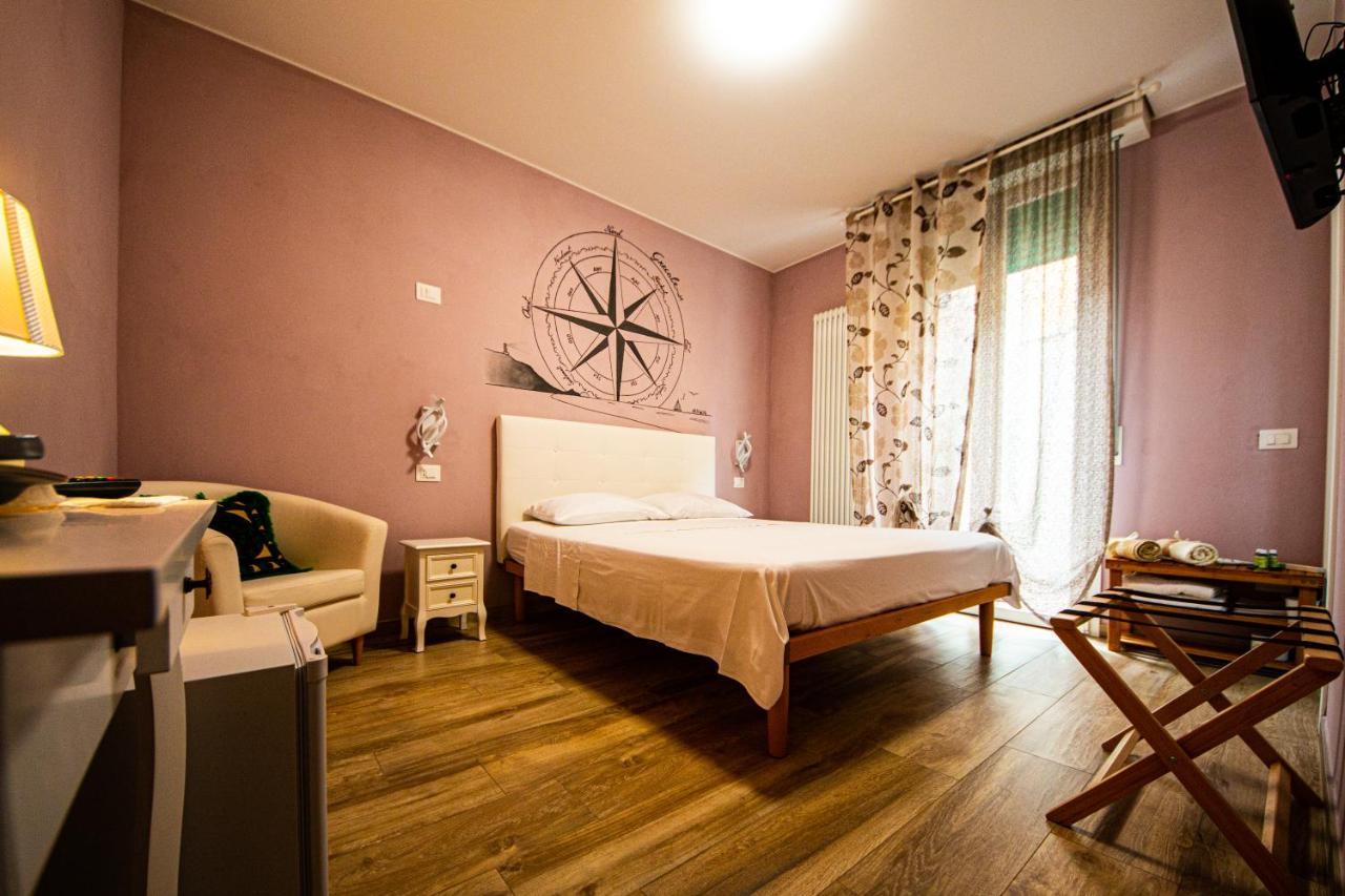 Sweet Harbour B&B Pesaro Buitenkant foto
