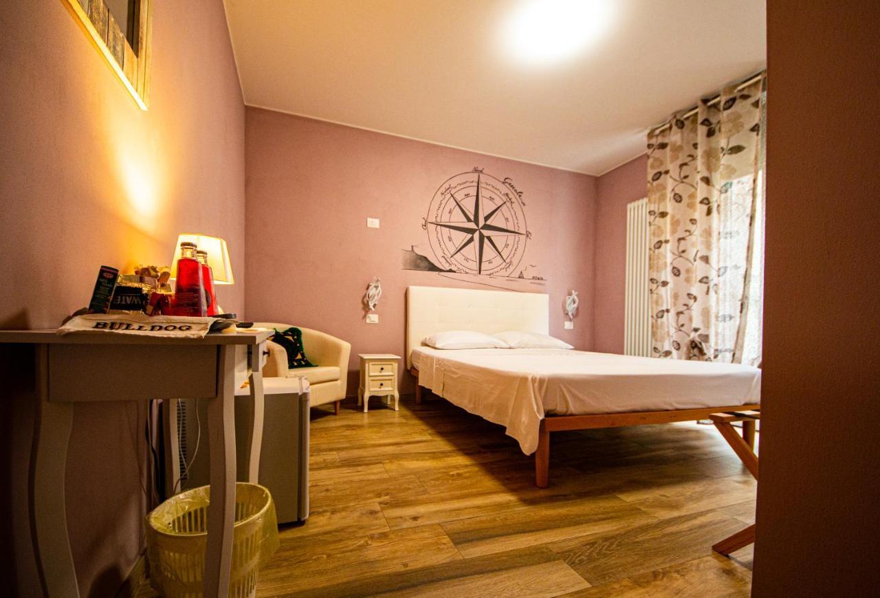 Sweet Harbour B&B Pesaro Buitenkant foto
